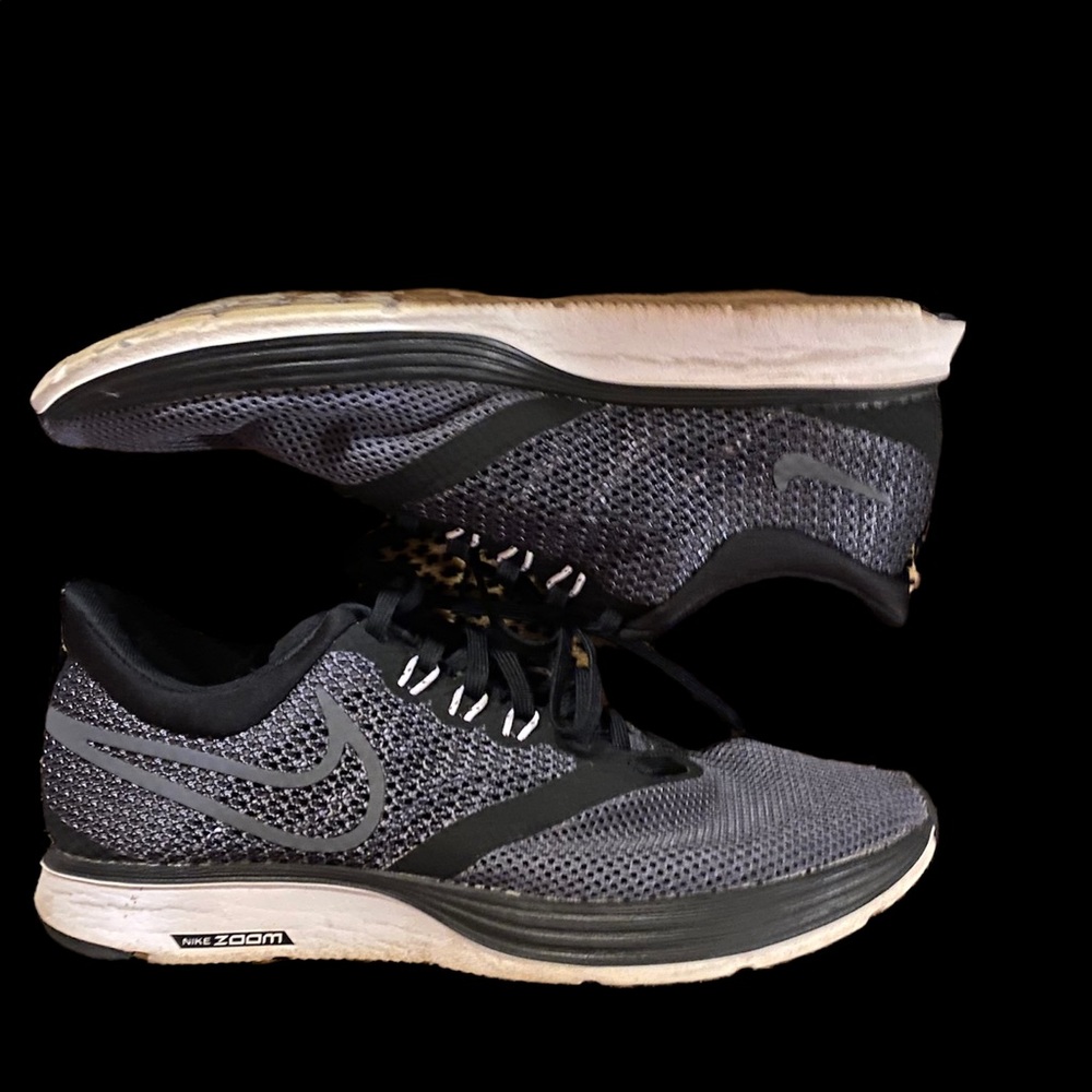 Nike zoom sneakers